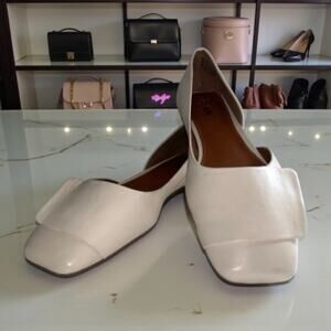 Sarto by Franco Sarto Tracy Cream Leather Open Side Square Toe Flats NWOB 9 Fun